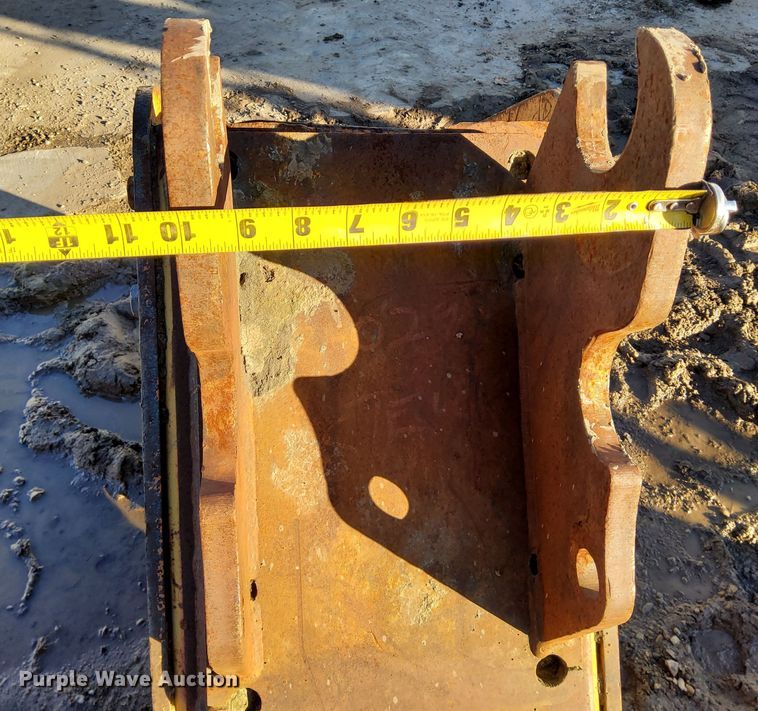 image for item KR9104 MBW EXA18  excavator trench compactor