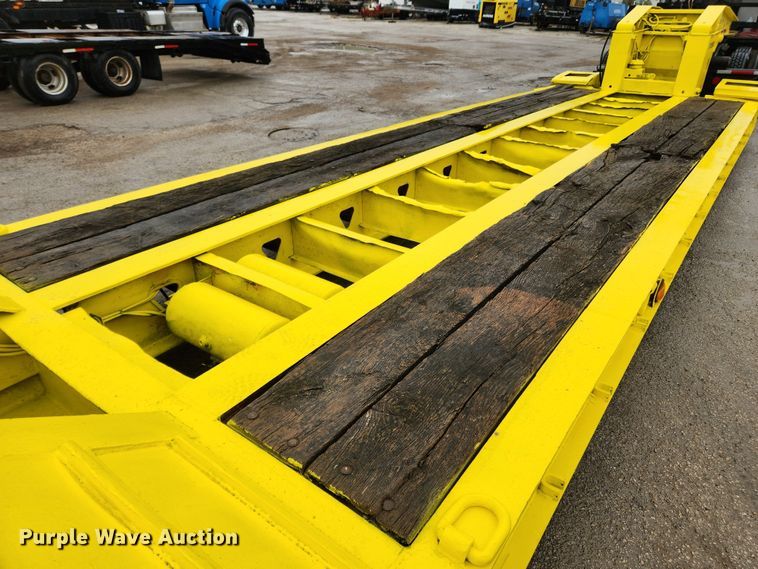 image for item KT9525 1993 Trail King TK100HDG-483  lowboy equipment trailer