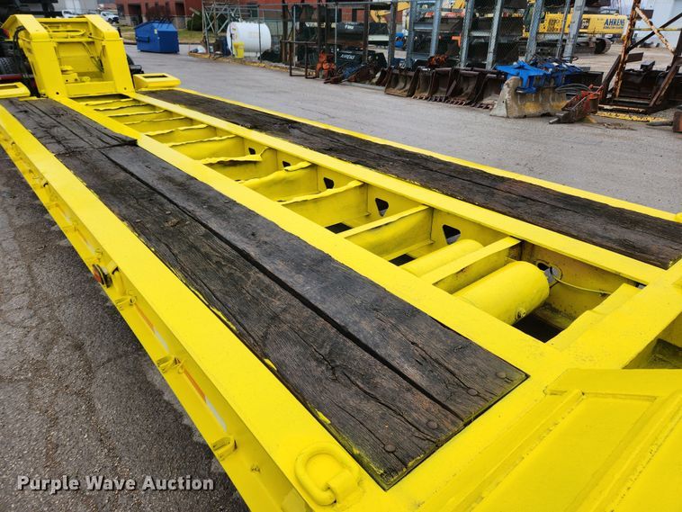 image for item KT9525 1993 Trail King TK100HDG-483  lowboy equipment trailer
