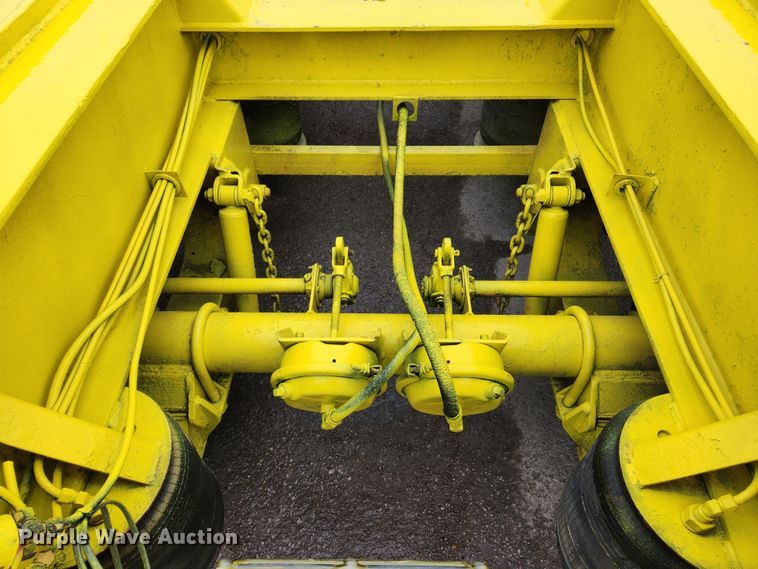 image for item KT9525 1993 Trail King TK100HDG-483  lowboy equipment trailer