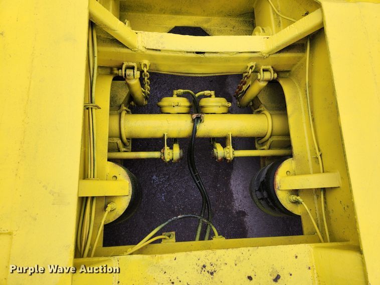 image for item KT9525 1993 Trail King TK100HDG-483  lowboy equipment trailer