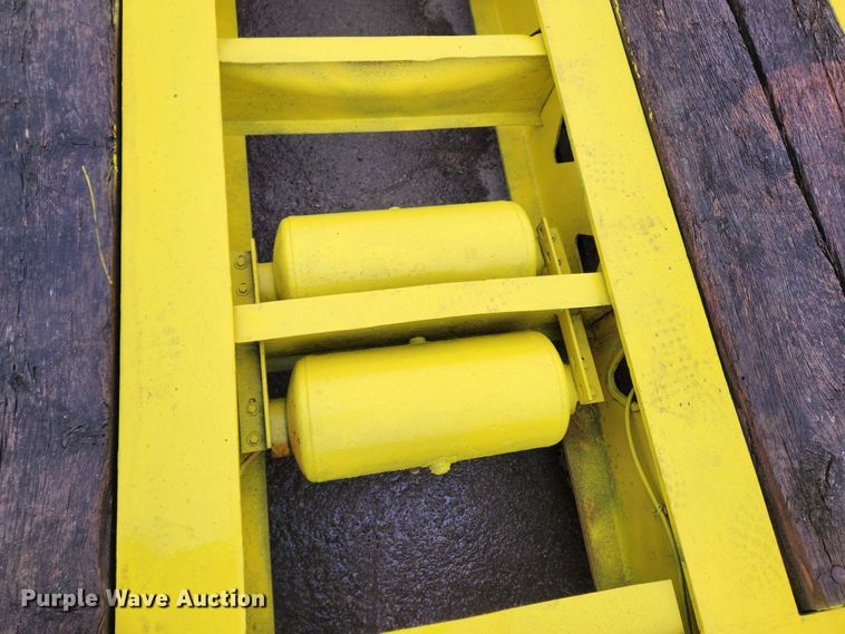 image for item KT9525 1993 Trail King TK100HDG-483  lowboy equipment trailer