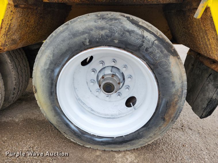 image for item KT9525 1993 Trail King TK100HDG-483  lowboy equipment trailer