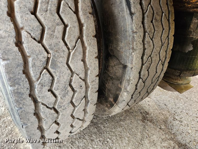 image for item KT9525 1993 Trail King TK100HDG-483  lowboy equipment trailer