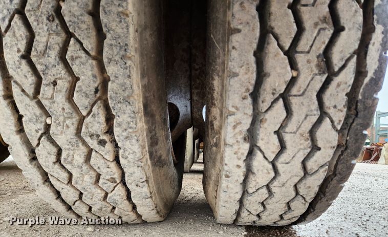 image for item KT9525 1993 Trail King TK100HDG-483  lowboy equipment trailer