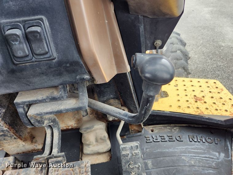 image for item KT9529 1998 John Deere 310SE  backhoe