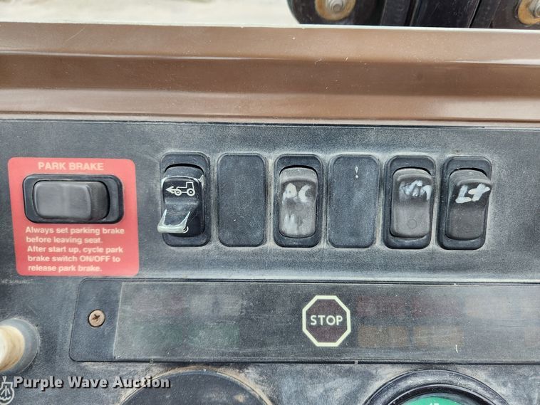 image for item KT9529 1998 John Deere 310SE  backhoe