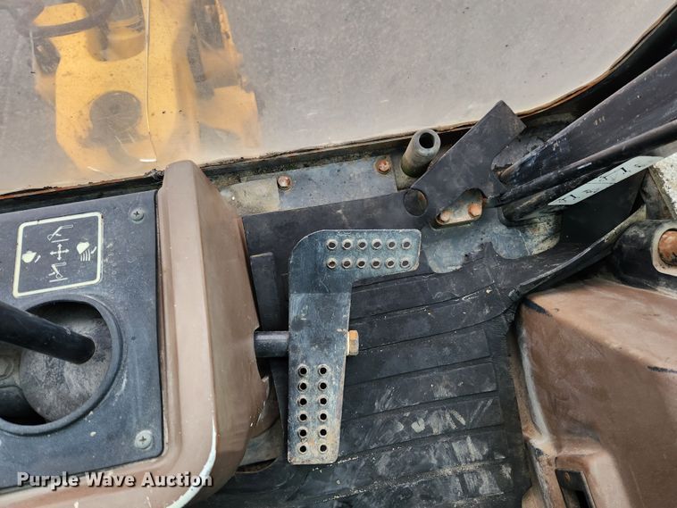 image for item KT9529 1998 John Deere 310SE  backhoe