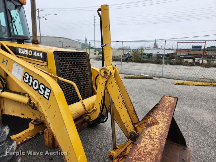 image for item KT9529 1998 John Deere 310SE  backhoe