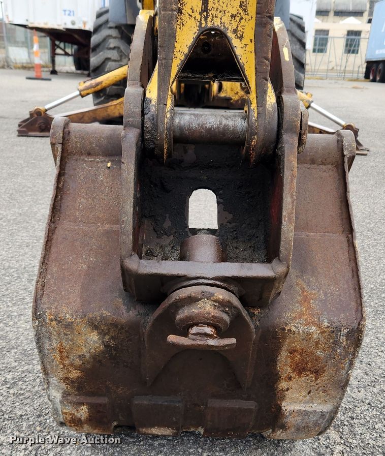 image for item KT9529 1998 John Deere 310SE  backhoe