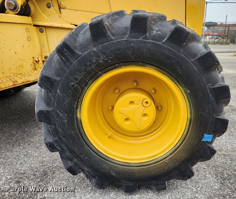 image for item KT9529 1998 John Deere 310SE  backhoe