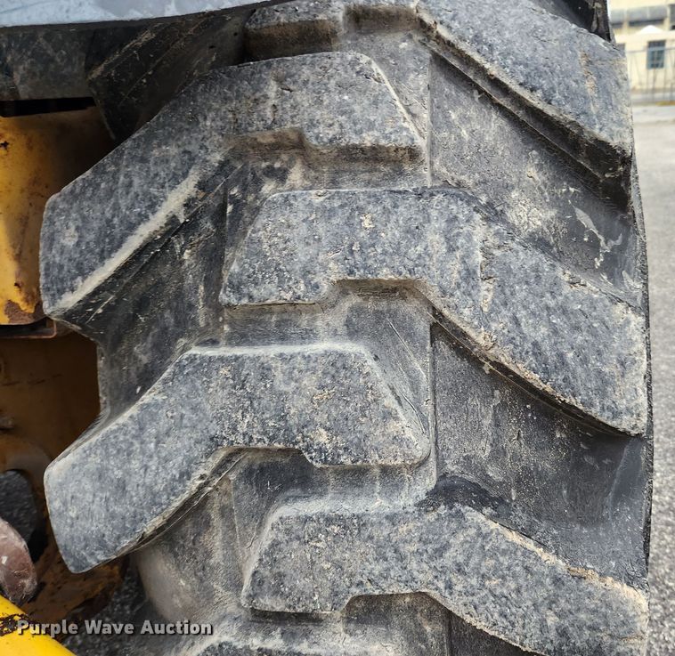 image for item KT9529 1998 John Deere 310SE  backhoe