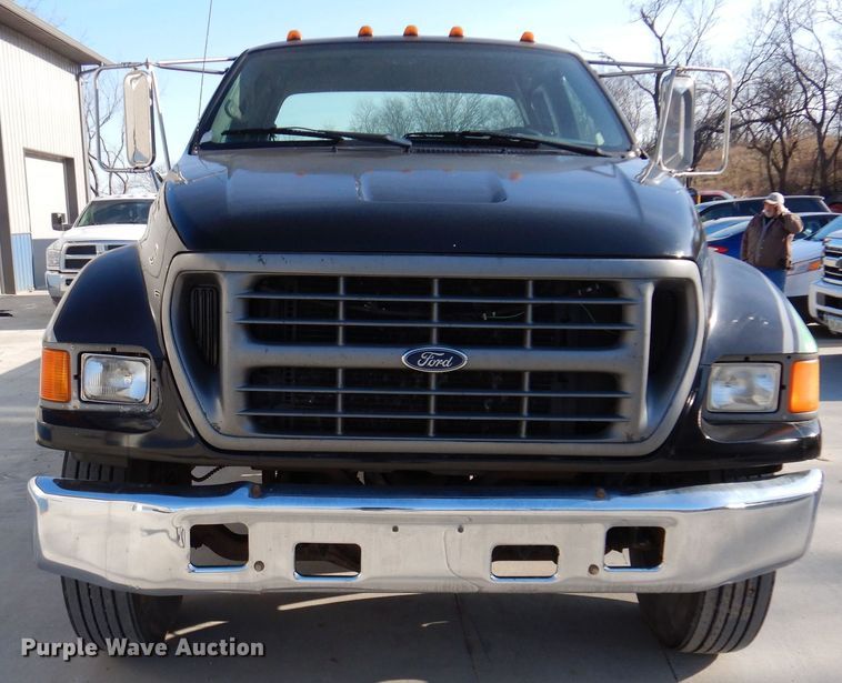 image for item KW9552 2000 Ford F650  rollback truck