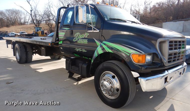 image for item KW9552 2000 Ford F650  rollback truck