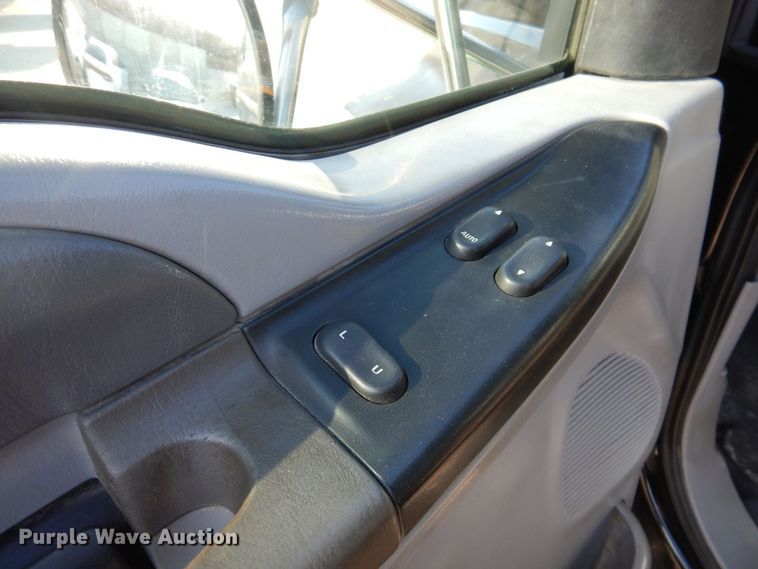 image for item KW9552 2000 Ford F650  rollback truck