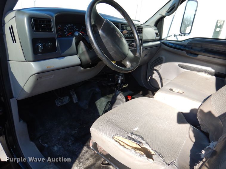 image for item KW9552 2000 Ford F650  rollback truck