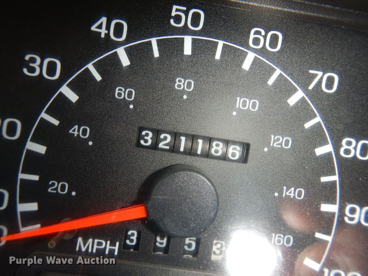 image for item KW9552 2000 Ford F650  rollback truck