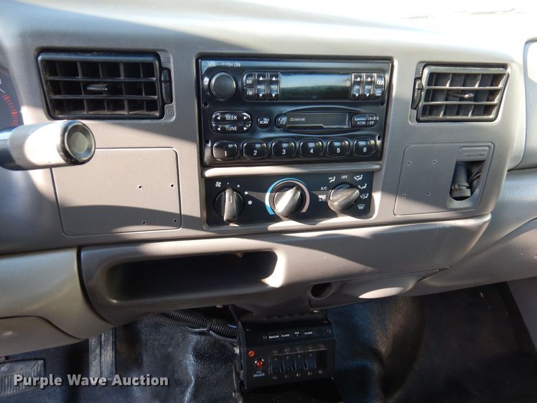 image for item KW9552 2000 Ford F650  rollback truck