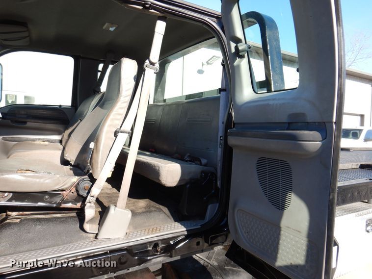 image for item KW9552 2000 Ford F650  rollback truck