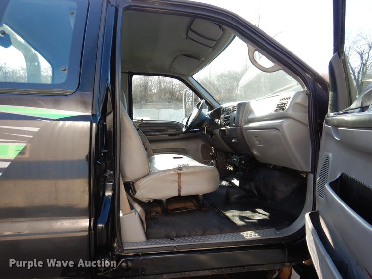 image for item KW9552 2000 Ford F650  rollback truck