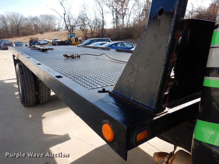 image for item KW9552 2000 Ford F650  rollback truck