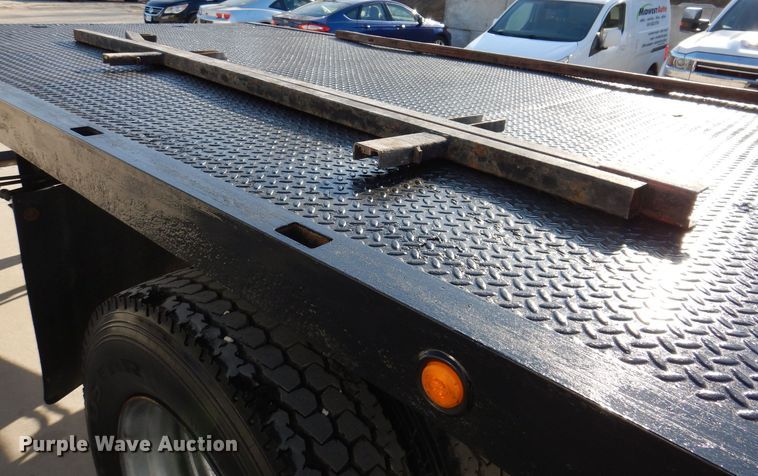 image for item KW9552 2000 Ford F650  rollback truck