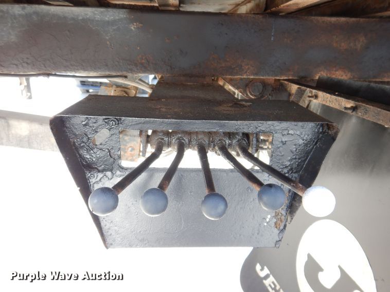 image for item KW9552 2000 Ford F650  rollback truck