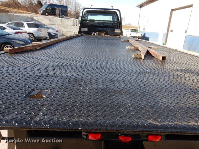 image for item KW9552 2000 Ford F650  rollback truck