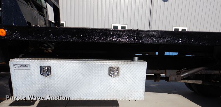 image for item KW9552 2000 Ford F650  rollback truck