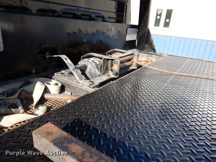 image for item KW9552 2000 Ford F650  rollback truck