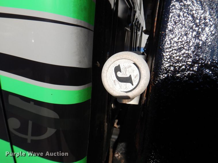 image for item KW9552 2000 Ford F650  rollback truck