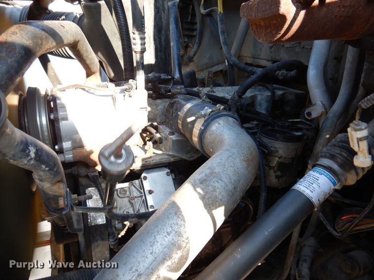 image for item KW9552 2000 Ford F650  rollback truck