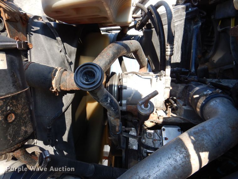 image for item KW9552 2000 Ford F650  rollback truck