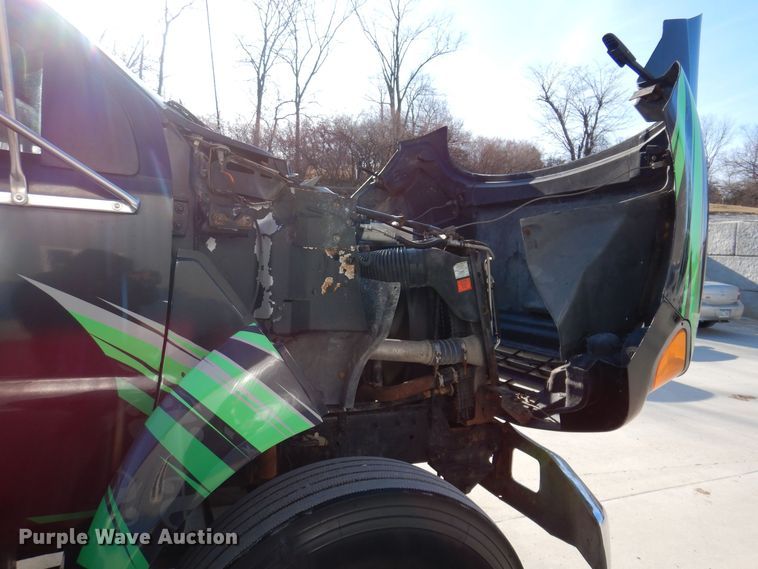 image for item KW9552 2000 Ford F650  rollback truck