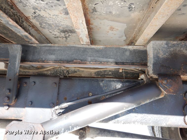 image for item KW9552 2000 Ford F650  rollback truck