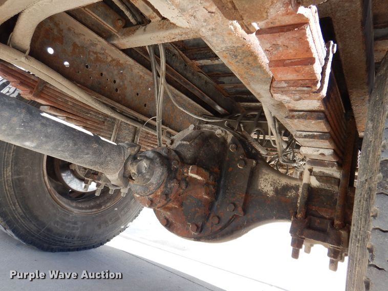 image for item KW9552 2000 Ford F650  rollback truck