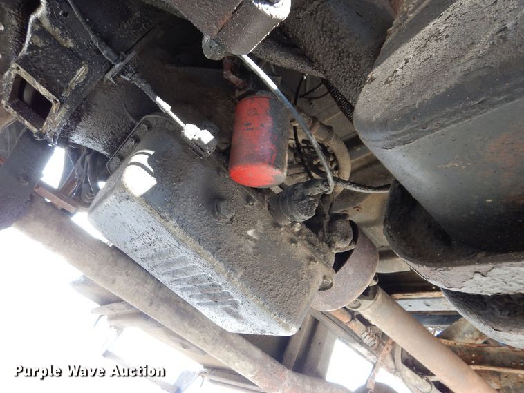 image for item KW9552 2000 Ford F650  rollback truck