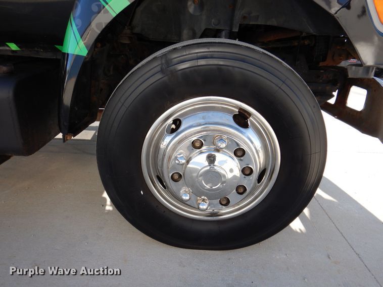 image for item KW9552 2000 Ford F650  rollback truck