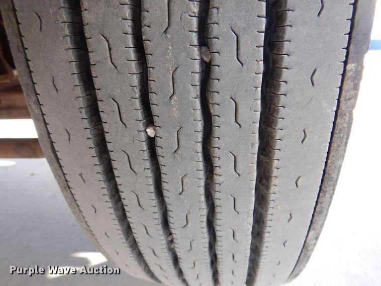 image for item KW9552 2000 Ford F650  rollback truck