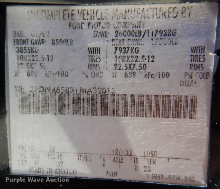 image for item KW9552 2000 Ford F650  rollback truck