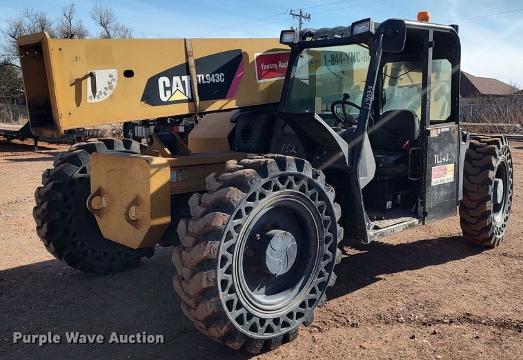 image for item LK9511 2015 Caterpillar TL943C  telehandler