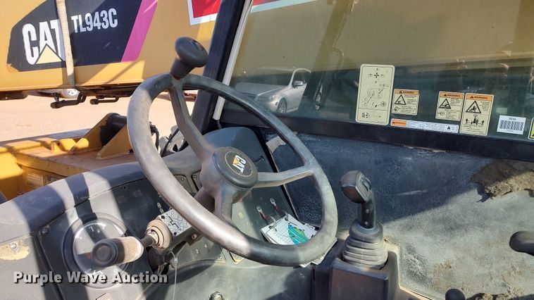 image for item LK9511 2015 Caterpillar TL943C  telehandler