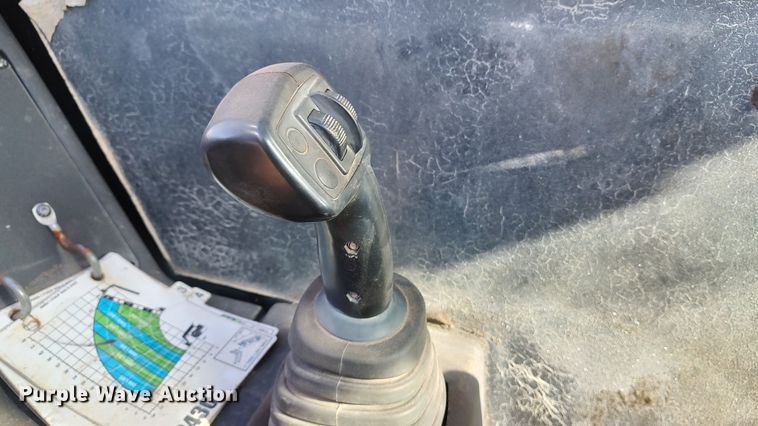 image for item LK9511 2015 Caterpillar TL943C  telehandler