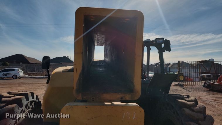 image for item LK9511 2015 Caterpillar TL943C  telehandler