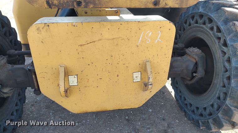 image for item LK9511 2015 Caterpillar TL943C  telehandler