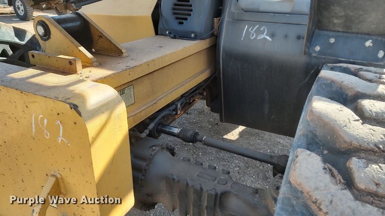 image for item LK9511 2015 Caterpillar TL943C  telehandler