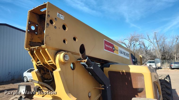 image for item LK9511 2015 Caterpillar TL943C  telehandler