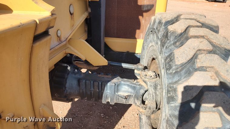 image for item LK9511 2015 Caterpillar TL943C  telehandler