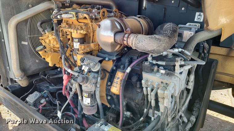 image for item LK9511 2015 Caterpillar TL943C  telehandler