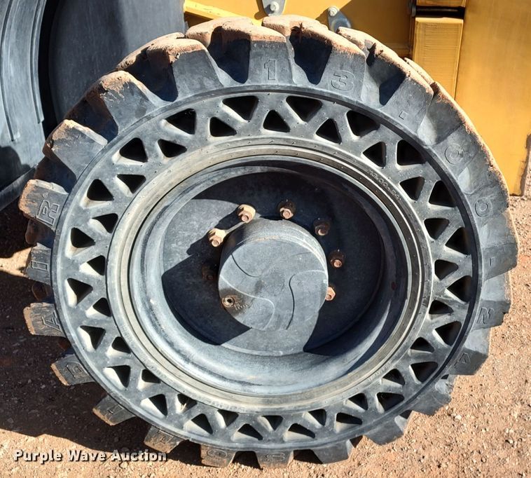 image for item LK9511 2015 Caterpillar TL943C  telehandler